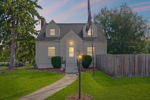 106 N Elizabeth St, Tolono, IL, 61880-9449 | Card Image