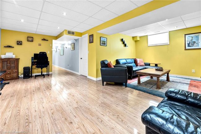 572 Altheim Cres, House other with 3 bedrooms, 4 bathrooms and 4 parking in Waterloo ON | Image 26