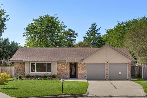 9739 Philmont Dr, Houston, TX, 77080-1235 | Card Image