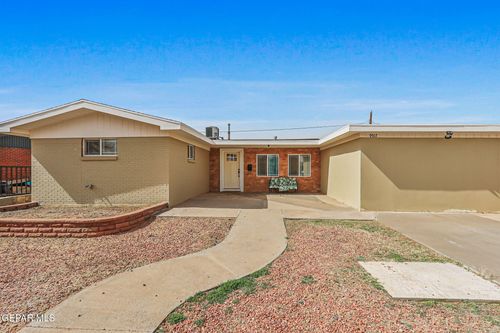 9517 Waverly Dr, El Paso, TX, 79924-6219 | Card Image