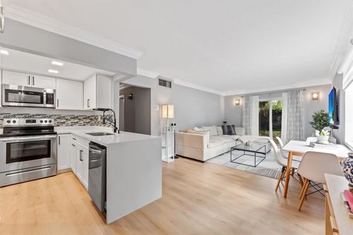 apt-2-8617 Sw 68th Ct, Pinecrest, FL, 33156-1139 | Card Image