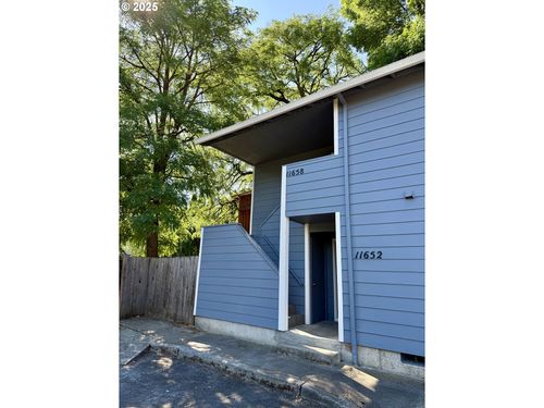 11658 Sw Iron Horse Ln, Beaverton, OR, 97008-8501 | Card Image