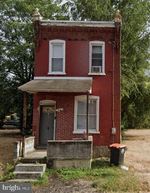 723 W 6th St, CHESTER, PA, 19013-3704 | Card Image