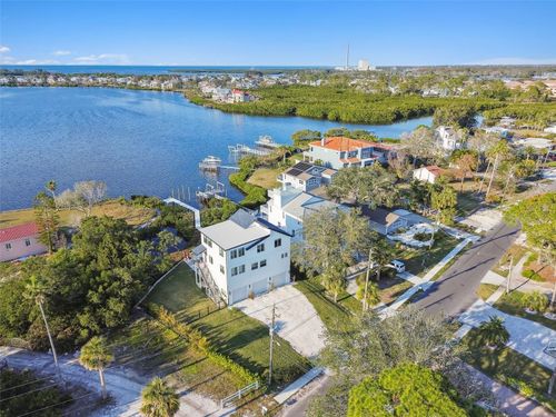 1640 Sea Breeze Dr, TARPON SPRINGS, FL, 34689-2028 | Card Image