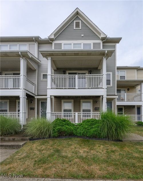 4072 Cedar Ave, Cleveland, OH, 44103-4424 | Card Image