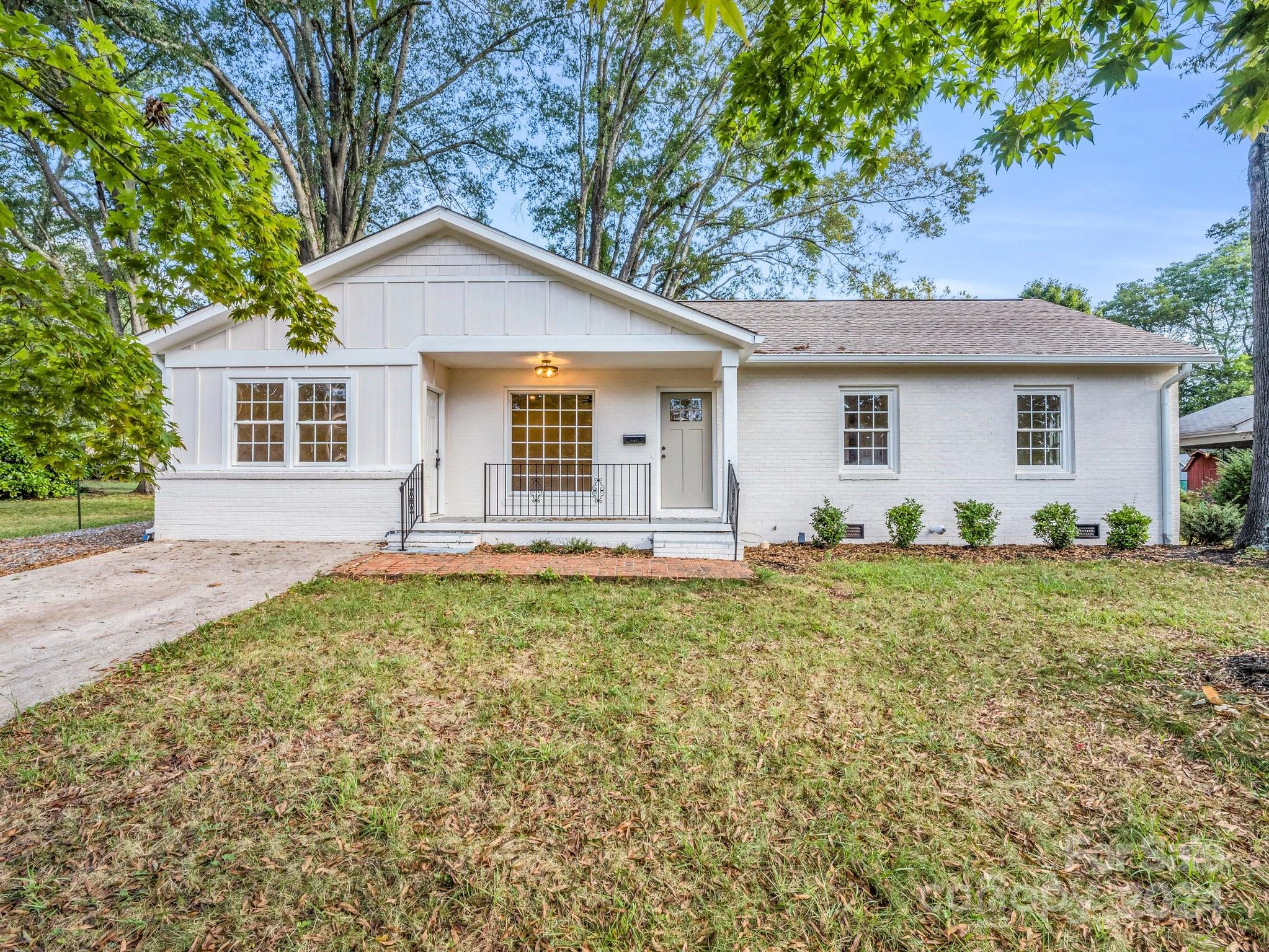 Arlington St, Forest City, NC 28043