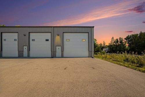 215 2nd St, Ferrysburg, MI, 49409 | Card Image