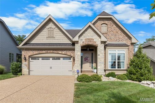 948 Grand Reserve Dr, Chesterfield, MO, 63017-6066 | Card Image