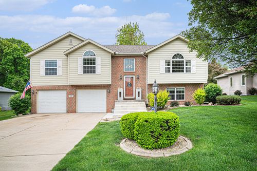 426 Chadwick Cir, Valparaiso, IN, 46385-8081 | Card Image