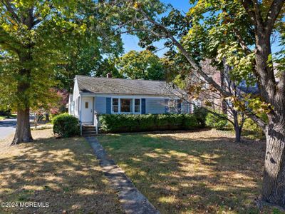 44 Lennox Avenue, House other with 3 bedrooms, 2 bathrooms and null parking in Rumson NJ | Image 3