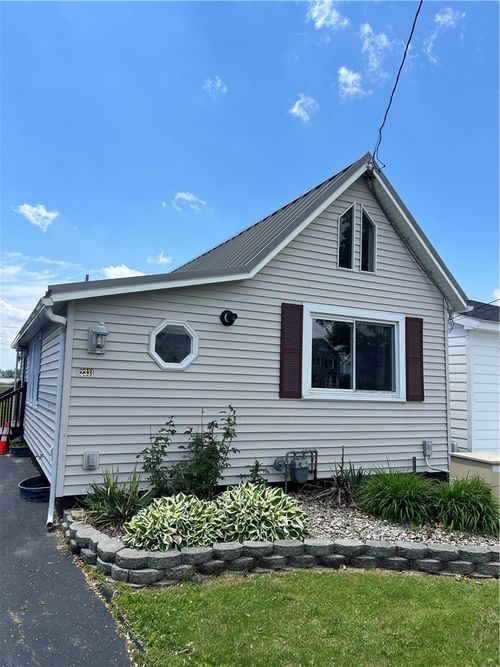 2331 Edgemere Dr, Greece, NY, 14612-1104 | Card Image