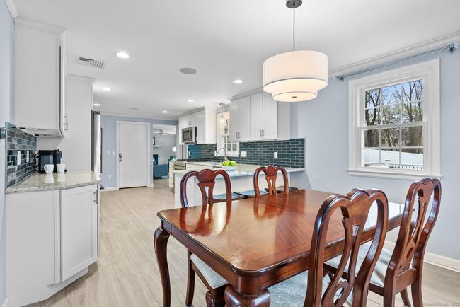 494 Broad St, House other with 4 bedrooms, 3 bathrooms and null parking in Windsor CT | Image 6