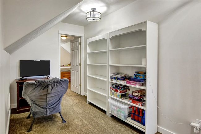 View of carpeted home office | Image 17