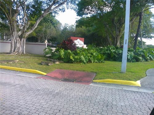 9215-9215 Sw 141st Pl, Miami, FL, 33186-1286 | Card Image