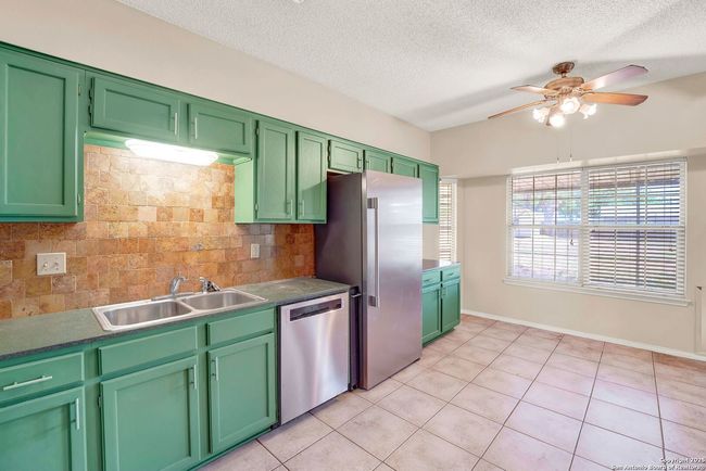 1314 Acorn Rd, House other with 3 bedrooms, 2 bathrooms and null parking in Hondo TX | Image 14