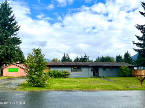 9452 Herbert Pl, Juneau, AK, 99801-9356 | Card Image