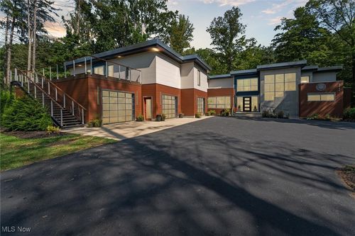 3863 Granger Rd, Akron, OH, 44333-1544 | Card Image