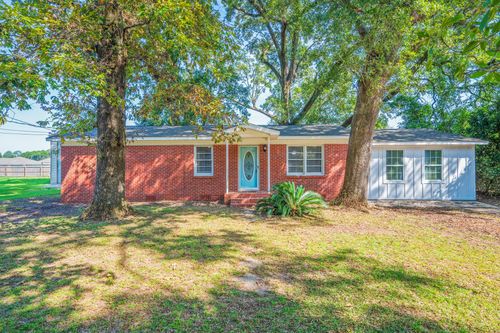 118 Czar Ln, Pensacola, FL, 32503-7518 | Card Image