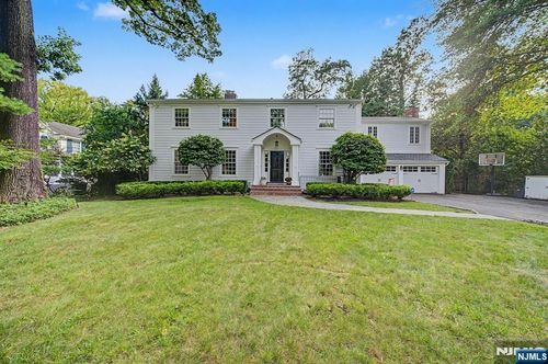 22 Birchwood Place, Tenafly, NJ, 07670 | Card Image