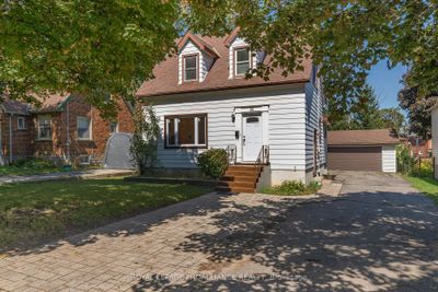 34 Lewis St, House other with 3 bedrooms, 2 bathrooms and 5 parking in Belleville ON | Image 1