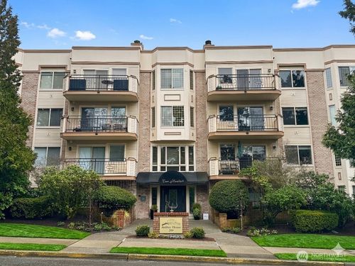 16-200 99th Ave Ne, Bellevue, WA, 98004-5471 | Card Image