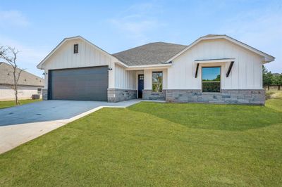 4913 Waterfield Drive, House other with 3 bedrooms, 2 bathrooms and null parking in Granbury TX | Image 2