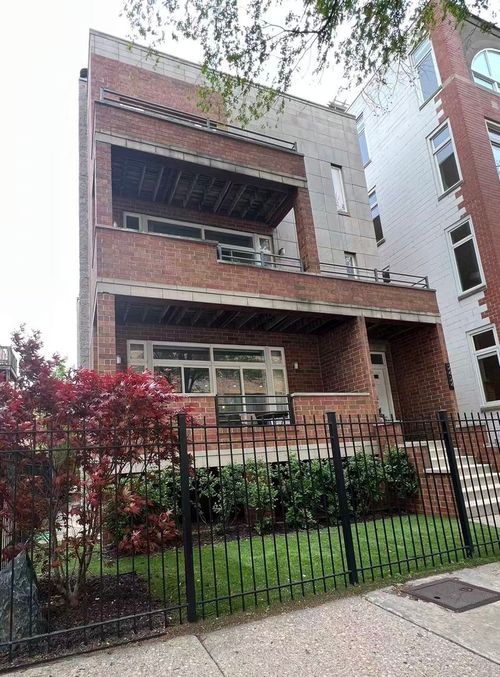 b-2424 Southport Ave, Chicago, IL, 60614-8181 | Card Image