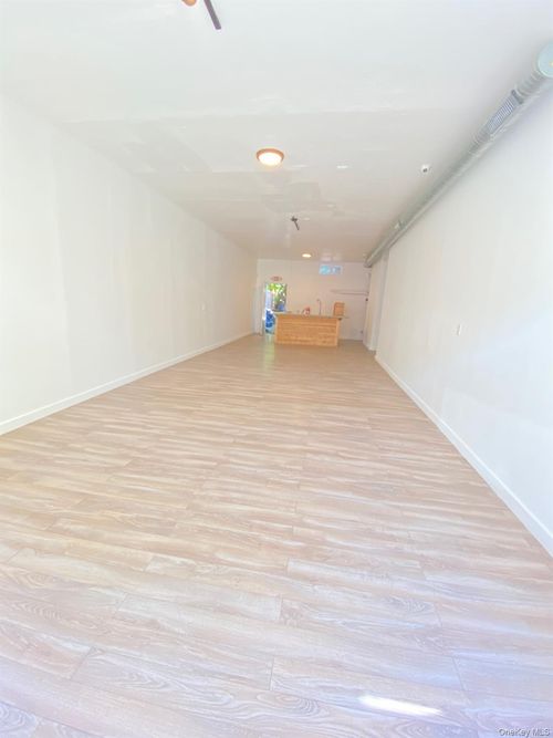 15 Liberty St, Newburgh, NY, 12550-6071 | Card Image