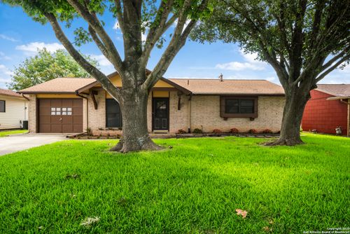 12248 Welcome Dr, Live Oak, TX, 78233 | Card Image