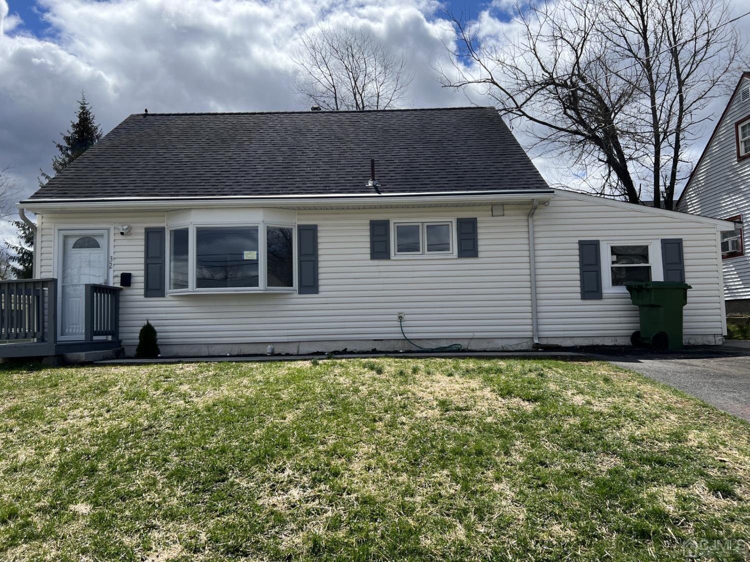 Kendall Dr, Parlin, NJ 08859