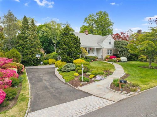 145 Woodlands Ave, White Plains, NY, 10607-2807 | Card Image