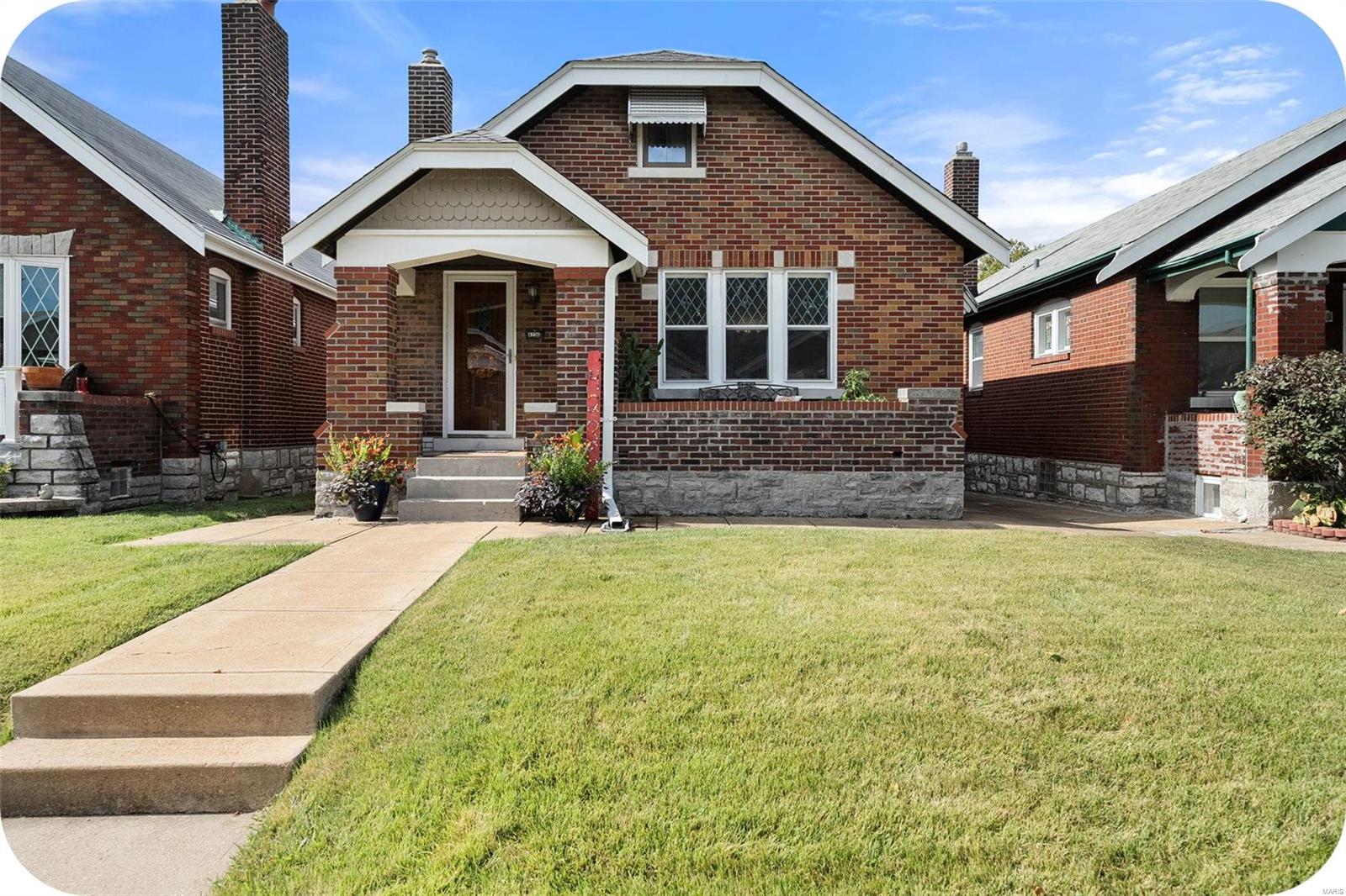 Gertrude Ave, Saint Louis, MO 63116