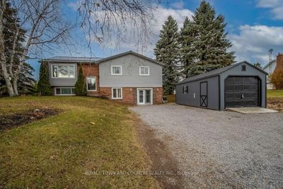 247 Corbett Dr, House other with 3 bedrooms, 2 bathrooms and 5 parking in Pontypool ON | Image 2