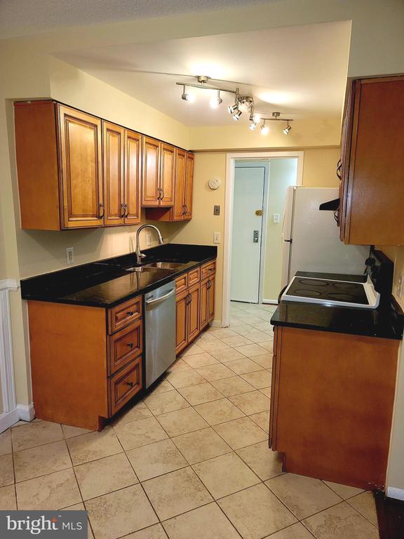 Residential Lease in RESTON 2