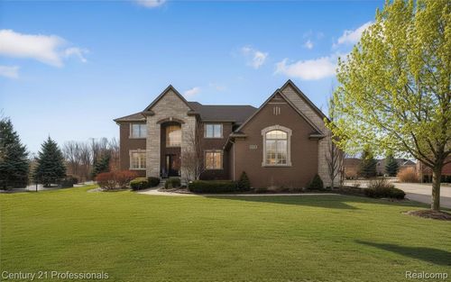 6024 Harbor Ct, Washington Township, MI, 48094-1232 | Card Image