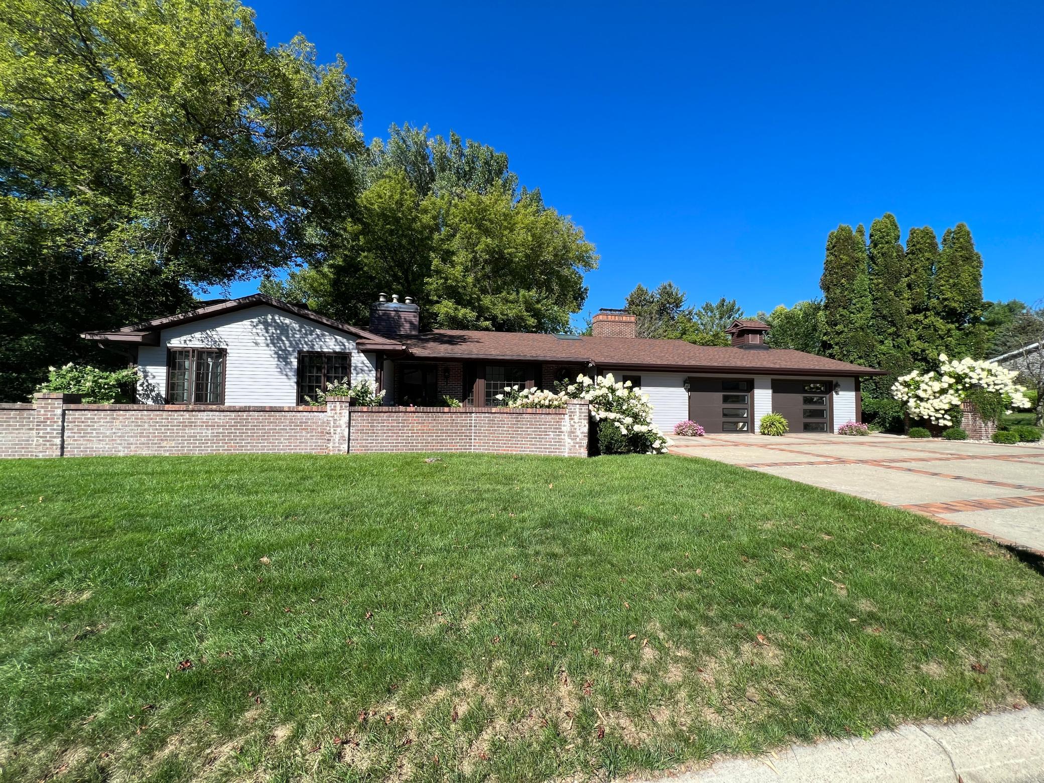 Crescent Dr, Albert Lea, MN 56007