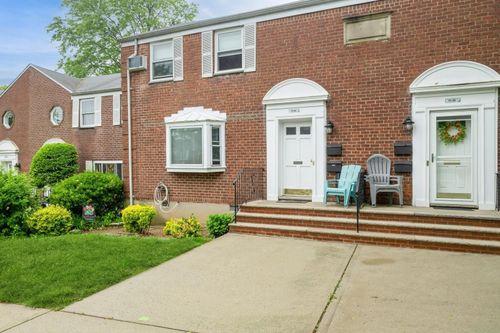 a1-70 261st St, Glen Oaks, NY, 11004-1014 | Card Image