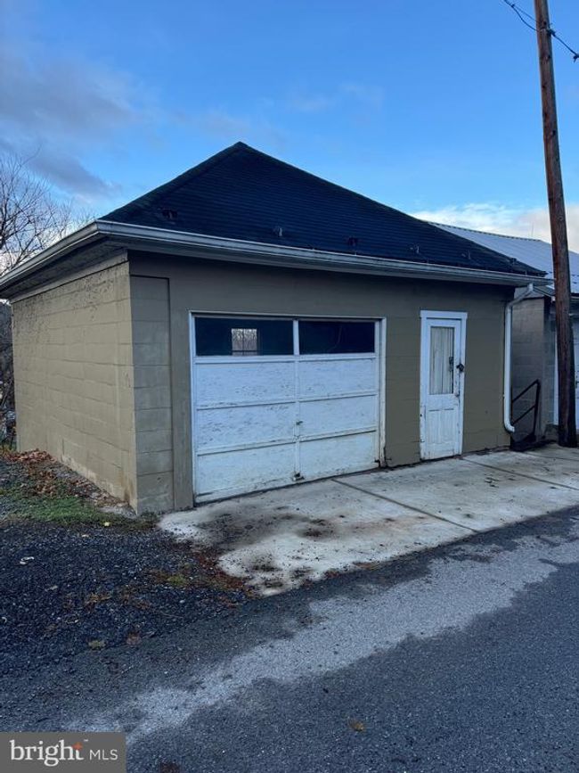 421 Moore St, House other with 3 bedrooms, 2 bathrooms and null parking in HUNTINGDON PA | Image 54