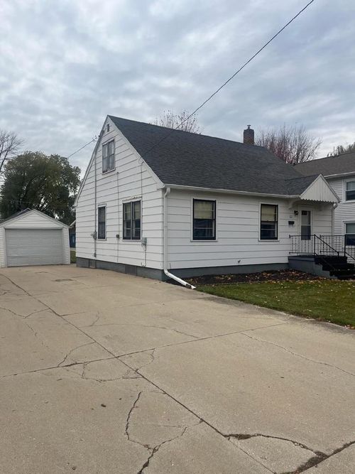 219 Cleveland Street, BRILLION, WI, 54110 | Card Image