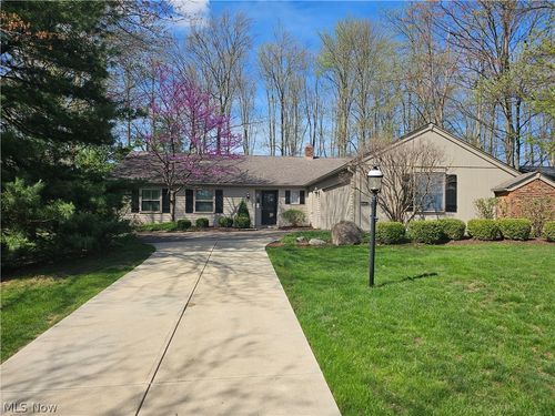 19338 Idlewood Trail, Strongsville, OH, 44149 | Card Image