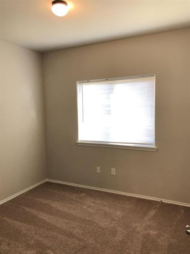 1208 Garland Rd, Home with 3 bedrooms, 2 bathrooms and null parking in Georgetown TX | Image 11