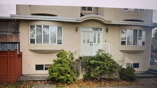 upper-stair-8XX W 60th Ave, Vancouver, BC, V6P2A2 | Card Image