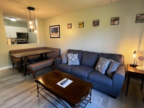 530-28 Packard Rd, Waterville Valley, NH, 03215-7054 | Card Image