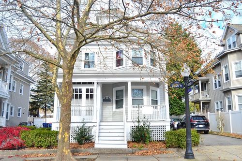 411 Union St, New Bedford, MA, 02740-3670 | Card Image