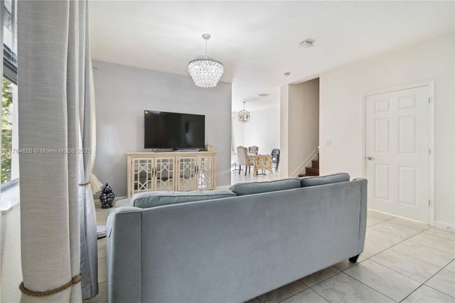 25037 Sw 114 Th Ct, Townhouse with 3 bedrooms, 3 bathrooms and null parking in HOMESTEAD FL | Image 8