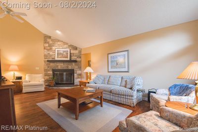 228 Glenwood Avenue, Condo with 2 bedrooms, 2 bathrooms and null parking in Fenton MI | Image 3