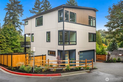 13105 Se 19th Ct, Bellevue, WA, 98005-4649 | Card Image