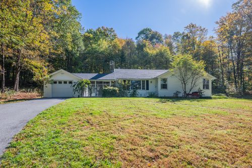 223 Tuttle Rd, Woodbury, CT, 06798-3531 | Card Image