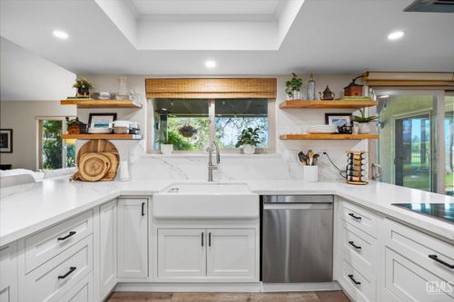 2-2000 Ashe Road, Bakersfield, CA, 93309 | Card Image