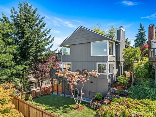 2800 W Elmore Pl, Seattle, WA, 98199-1739 | Card Image
